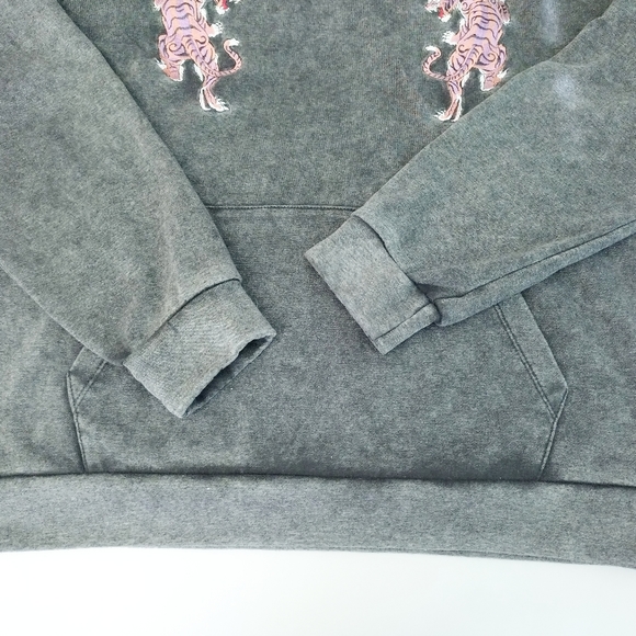 EPTM | Souvenir Tiger Hoodie Gray Stone Washed Hoodie | Size X-Small - Picture 2 of 6